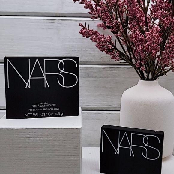 NARS Blush Compact - Picture 1 of 5